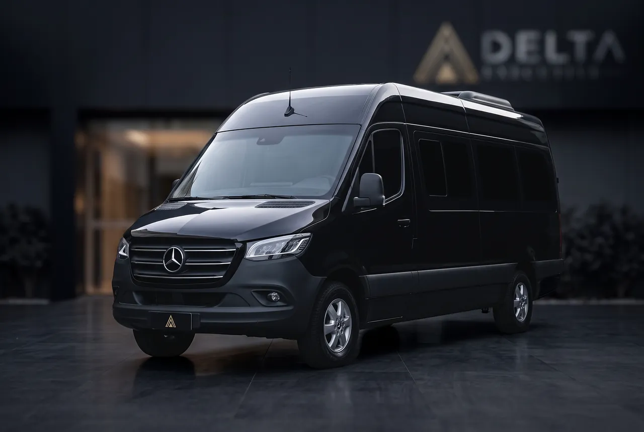Van Mercedes-Benz Sprinter preta de teto alto, o carro de grupo e delegação da Delta Executive